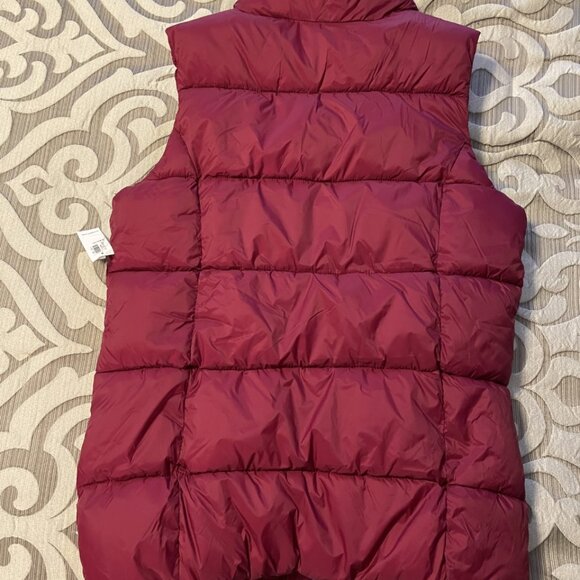 Girls Old Navy Frost Free Puffer Vest Dark Pink Size XXL 16 NWT Lined Raspberry - Picture 5 of 5